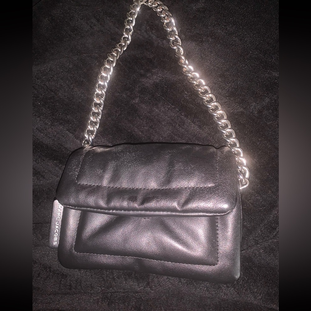 MARC JACOBS MINI PILLOW BAG
🚨REMOVING SOON🚨